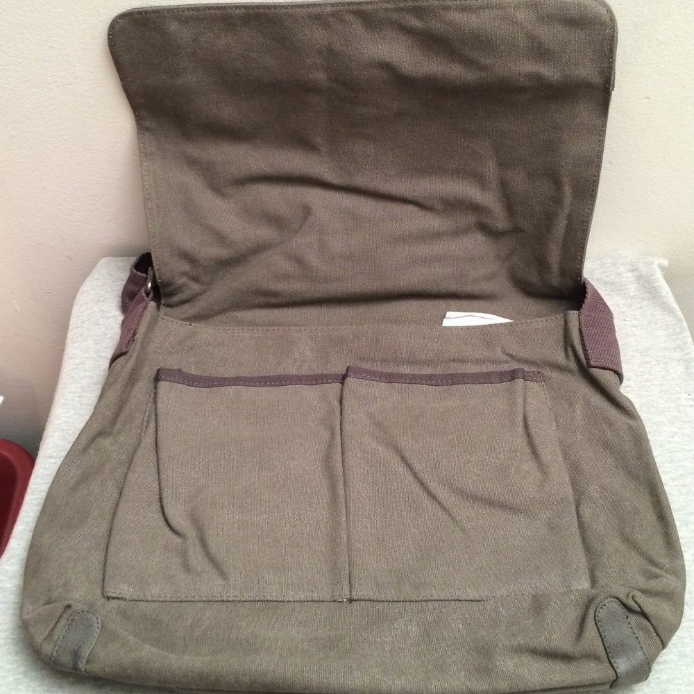 Merona Messenger Bag Olive Green 16 x 12 x 4